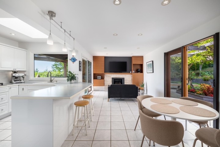 Photo 13 at 4615 Woodgreen Drive, Cypress Park Estates, West Vancouver