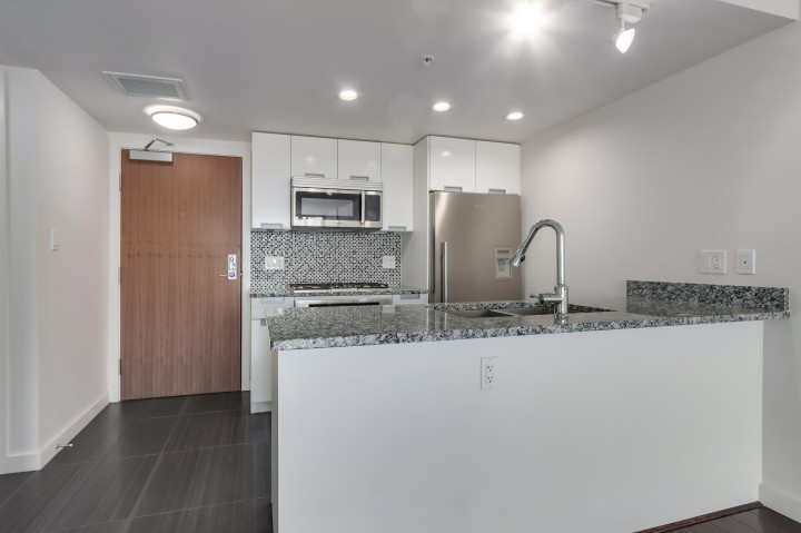 Photo 3 at 768 - 2080 W Broadway, Kitsilano, Vancouver West