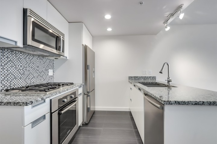 Photo 4 at 768 - 2080 W Broadway, Kitsilano, Vancouver West