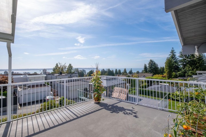 Photo 23 at 2128 Mathers Avenue, Dundarave, West Vancouver