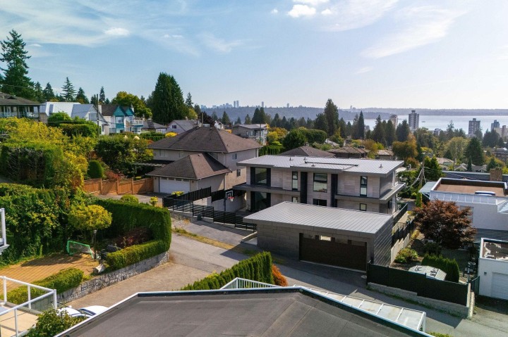 Photo 2 at 2128 Mathers Avenue, Dundarave, West Vancouver