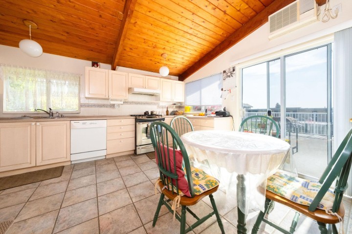 Photo 17 at 2128 Mathers Avenue, Dundarave, West Vancouver