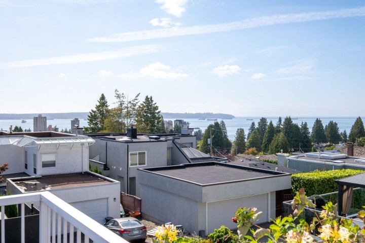 Photo 22 at 2128 Mathers Avenue, Dundarave, West Vancouver