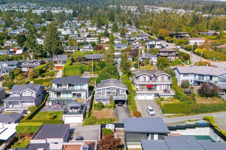 Photo 7 at 2128 Mathers Avenue, Dundarave, West Vancouver