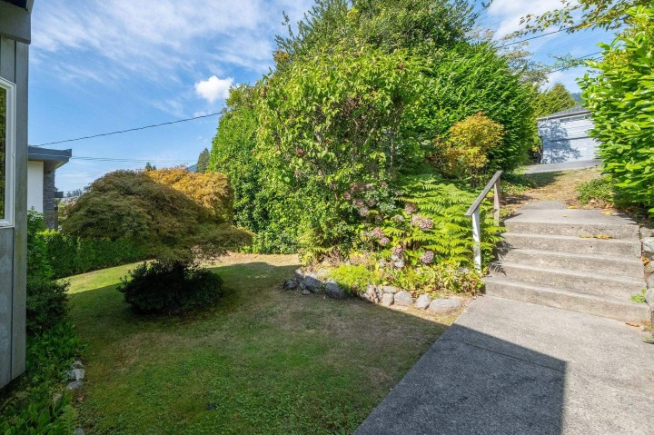 Photo 32 at 2128 Mathers Avenue, Dundarave, West Vancouver