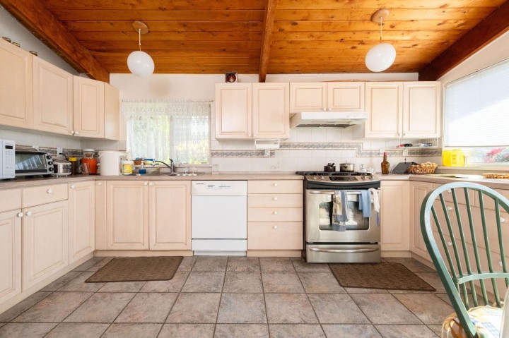 Photo 18 at 2128 Mathers Avenue, Dundarave, West Vancouver