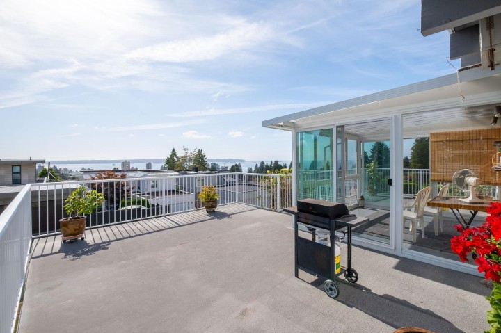 Photo 19 at 2128 Mathers Avenue, Dundarave, West Vancouver