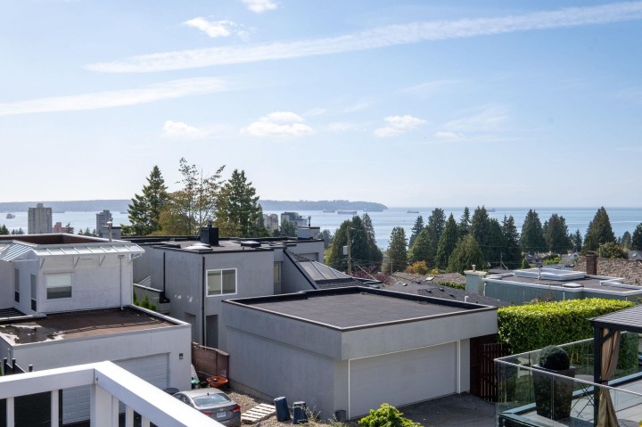 Photo 25 at 2128 Mathers Avenue, Dundarave, West Vancouver