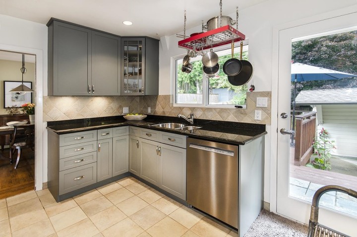 Photo 7 at 19 Glenmore Drive, Glenmore, West Vancouver