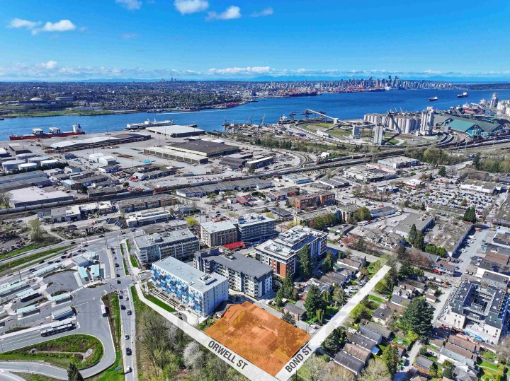 Photo 5 at 1591 Bond Street, Lynnmour, North Vancouver