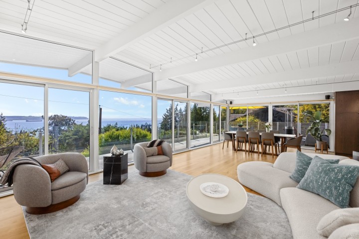 Photo 2 at 4045 Bayridge Avenue, Bayridge, West Vancouver