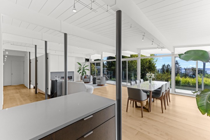 Photo 16 at 4045 Bayridge Avenue, Bayridge, West Vancouver