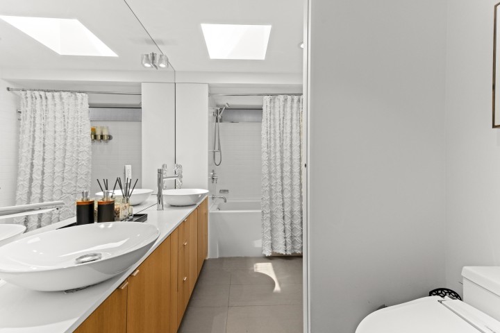 Photo 22 at 4045 Bayridge Avenue, Bayridge, West Vancouver