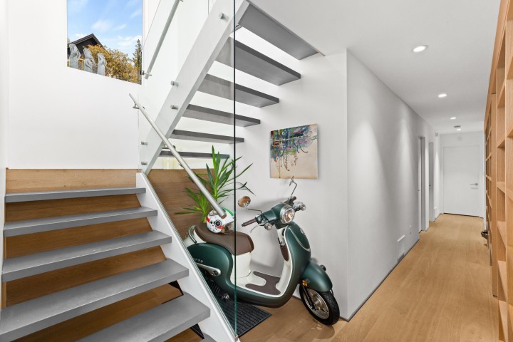 Photo 7 at 4045 Bayridge Avenue, Bayridge, West Vancouver