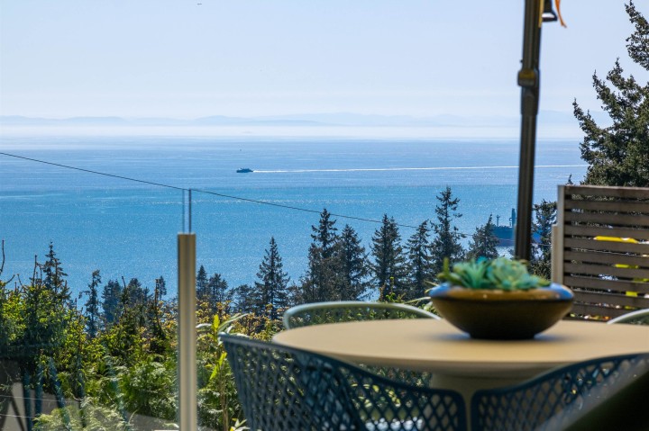 Photo 32 at 4045 Bayridge Avenue, Bayridge, West Vancouver