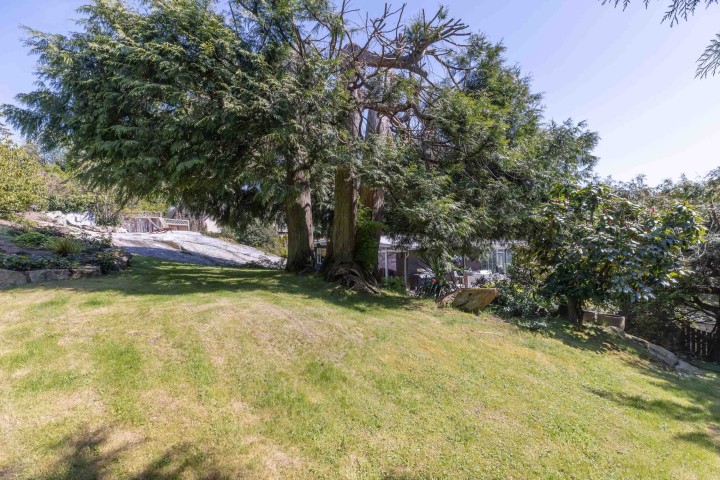 Photo 31 at 4045 Bayridge Avenue, Bayridge, West Vancouver