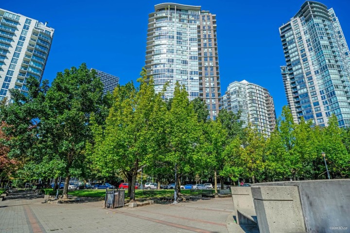 Photo 1 at 1506 - 583 Beach Crescent, Yaletown, Vancouver West