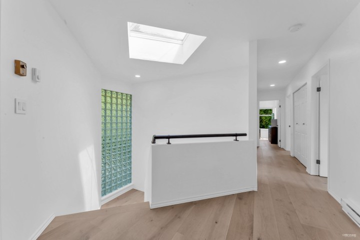 Photo 18 at 4809 Northwood Place, Cypress Park Estates, West Vancouver