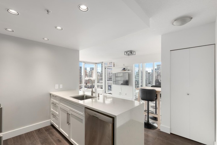 Photo 10 at 2710 - 928 Beatty Street, Yaletown, Vancouver West