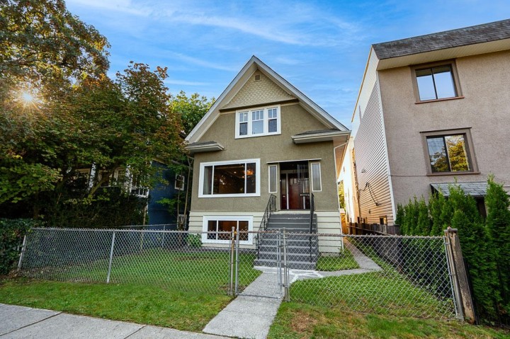 Photo 1 at 22 E 18th Avenue, Main, Vancouver East