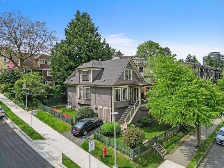 Photo 1 at 498 E 5th Avenue, Mount Pleasant VE, Vancouver East