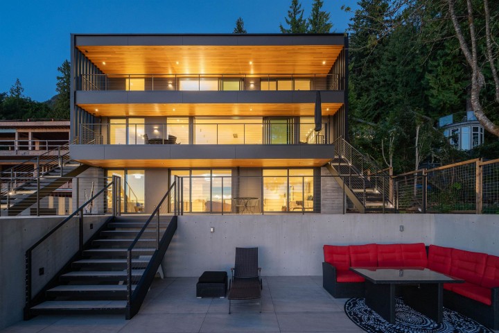 Photo 3 at 8885 Lawrence Way, Howe Sound, West Vancouver