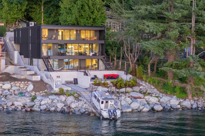 Photo 1 at 8885 Lawrence Way, Howe Sound, West Vancouver