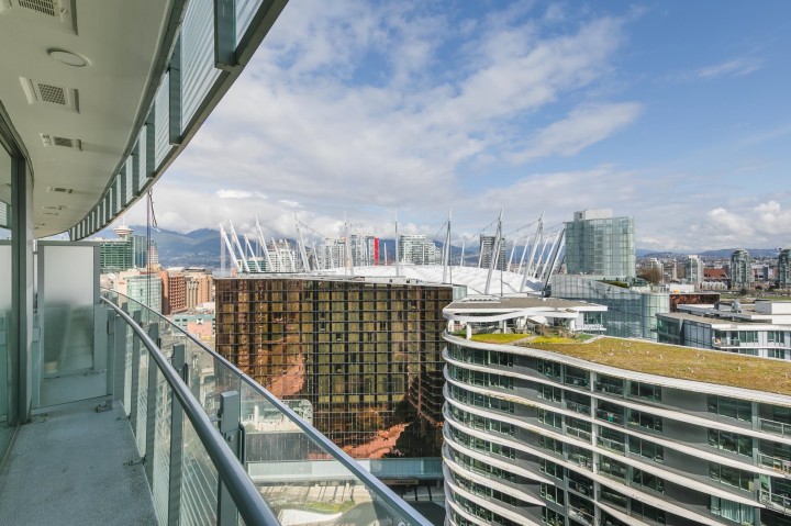 Photo 16 at 2212 - 89 Nelson Street, Yaletown, Vancouver West