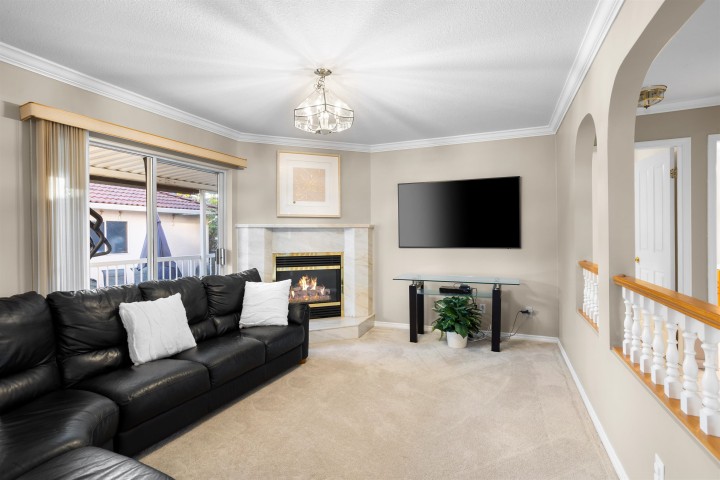 Photo 3 at 5455 Chambers Street, Collingwood VE, Vancouver East