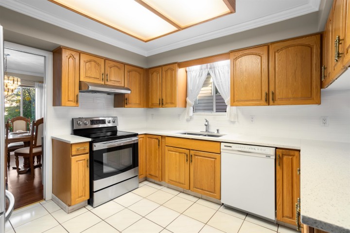 Photo 9 at 5455 Chambers Street, Collingwood VE, Vancouver East