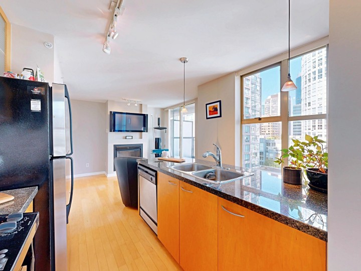 Photo 7 at 1003 - 969 Richards Street, Downtown VW, Vancouver West