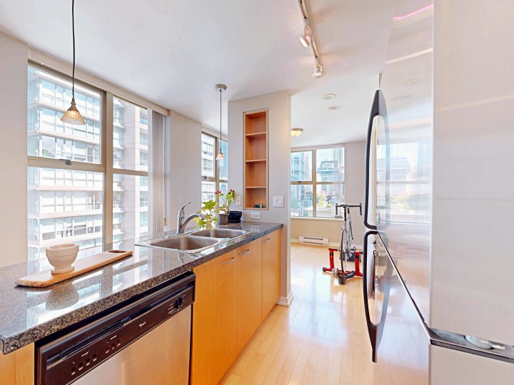 Photo 5 at 1003 - 969 Richards Street, Downtown VW, Vancouver West