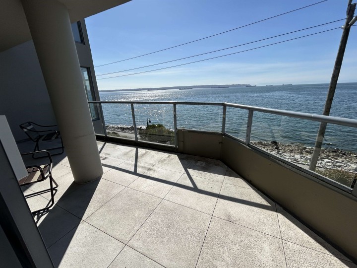 Photo 5 at 203 - 2190 Argyle Avenue, Dundarave, West Vancouver