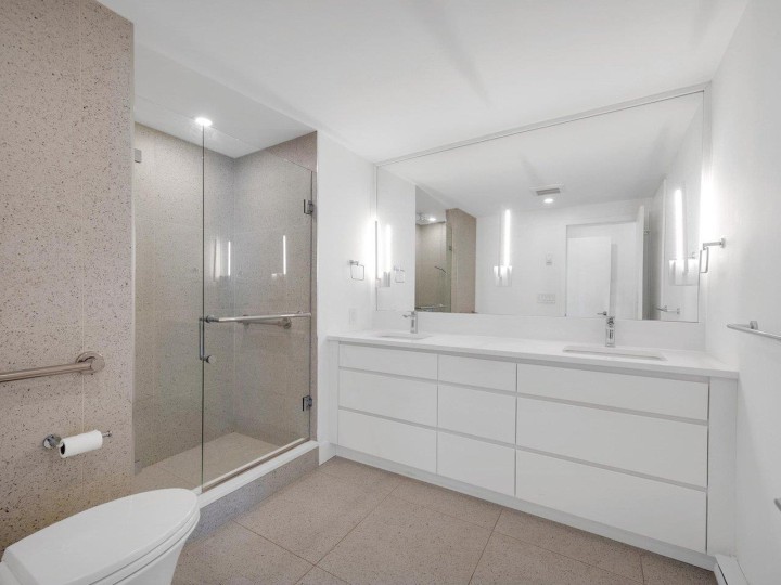 Photo 33 at 203 - 2190 Argyle Avenue, Dundarave, West Vancouver