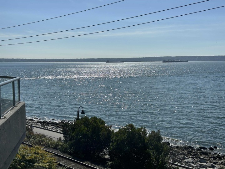 Photo 37 at 203 - 2190 Argyle Avenue, Dundarave, West Vancouver