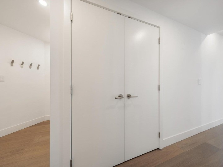 Photo 35 at 203 - 2190 Argyle Avenue, Dundarave, West Vancouver