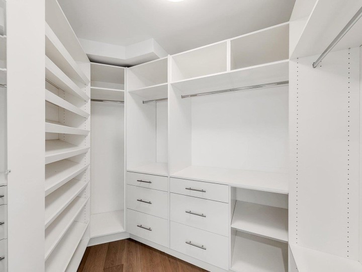 Photo 31 at 203 - 2190 Argyle Avenue, Dundarave, West Vancouver