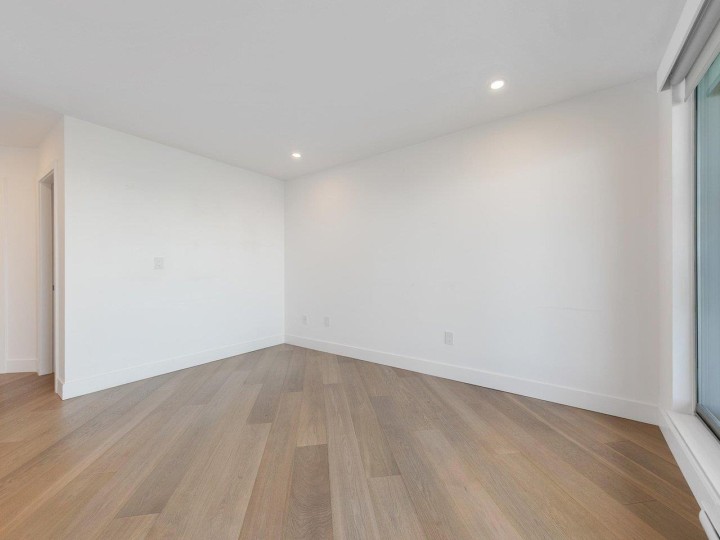 Photo 29 at 203 - 2190 Argyle Avenue, Dundarave, West Vancouver