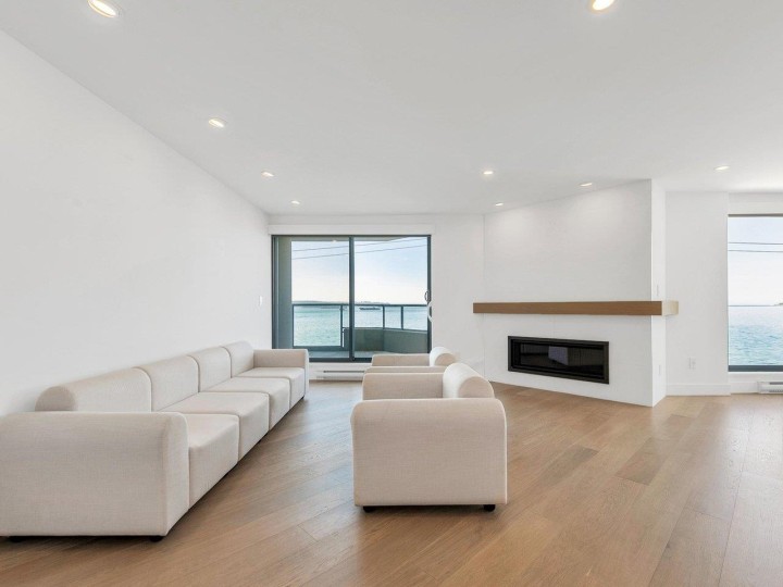 Photo 8 at 203 - 2190 Argyle Avenue, Dundarave, West Vancouver