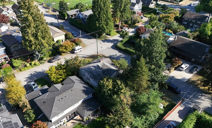 Photo 5 at 2405 Lloyd Avenue, Pemberton Heights, North Vancouver