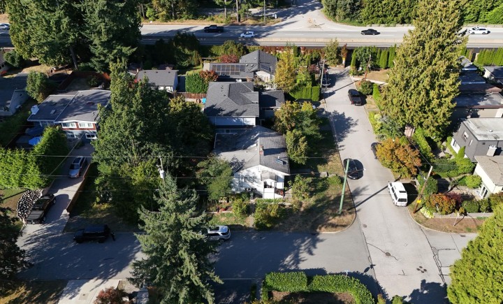 Photo 11 at 2405 Lloyd Avenue, Pemberton Heights, North Vancouver