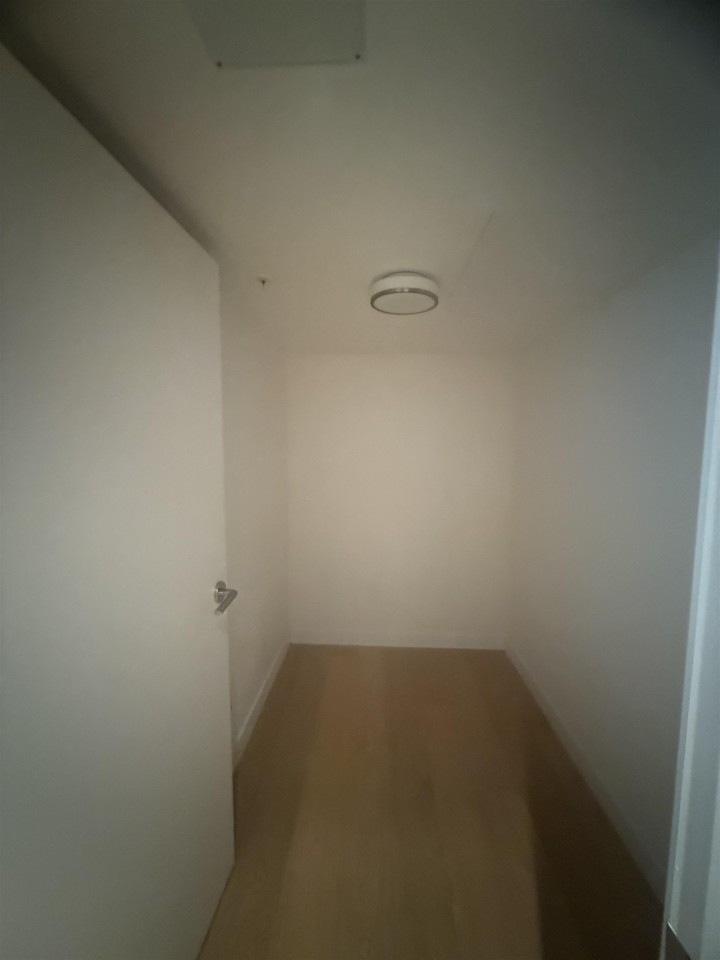 Photo 8 at 606 - 5782 Berton Avenue, University VW, Vancouver West