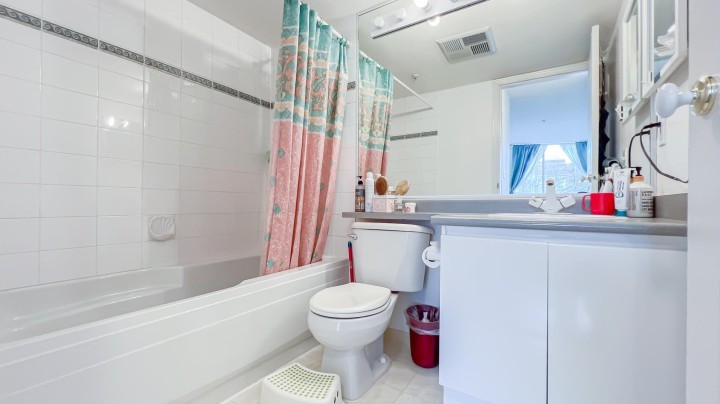 Photo 10 at 205 - 8430 Jellicoe Street, South Marine, Vancouver East