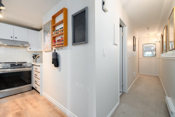 Photo 10 at 112 - 2020 W 8th Avenue, Kitsilano, Vancouver West