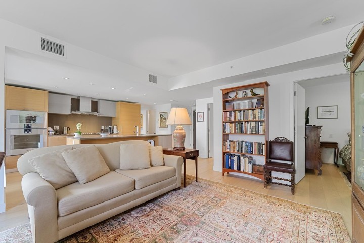 Photo 15 at 310 - 1571 W 57th Avenue, South Granville, Vancouver West