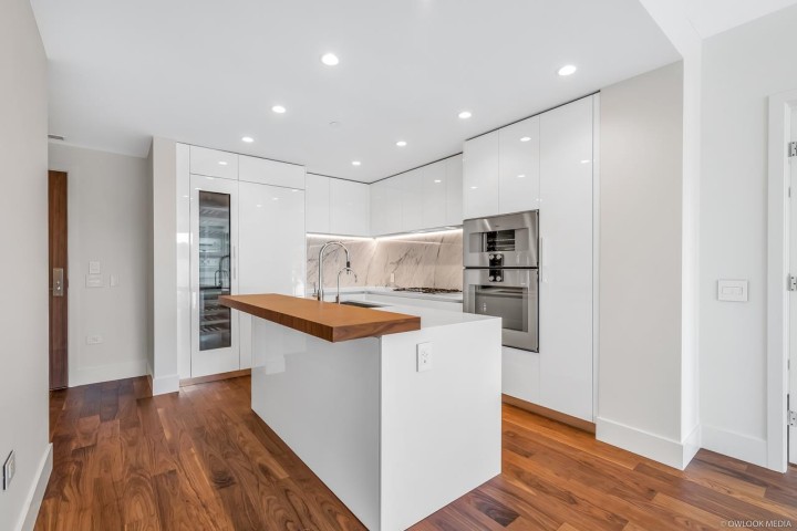 Photo 2 at 203 - 389 W 59th Avenue, South Cambie, Vancouver West