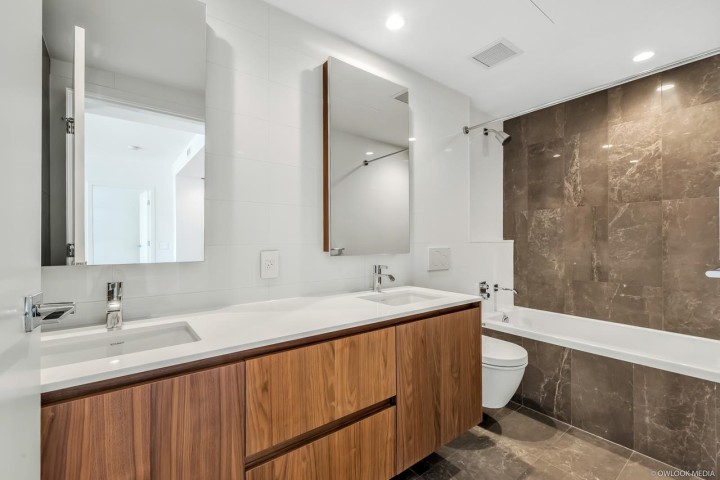 Photo 12 at 203 - 389 W 59th Avenue, South Cambie, Vancouver West