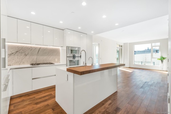 Photo 1 at 203 - 389 W 59th Avenue, South Cambie, Vancouver West