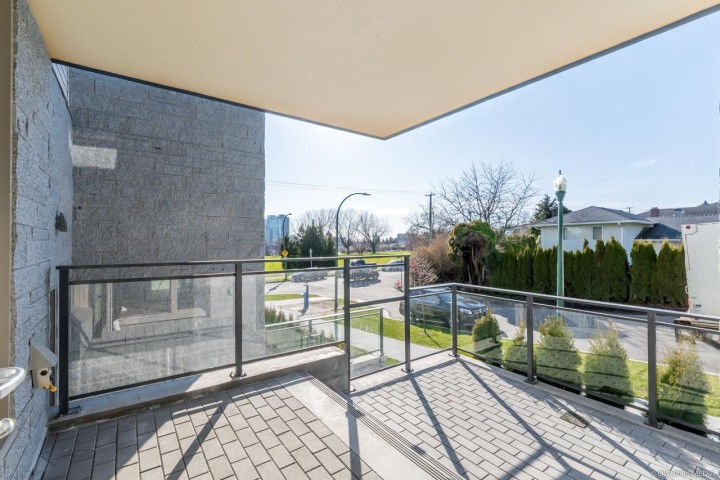 Photo 14 at 203 - 389 W 59th Avenue, South Cambie, Vancouver West