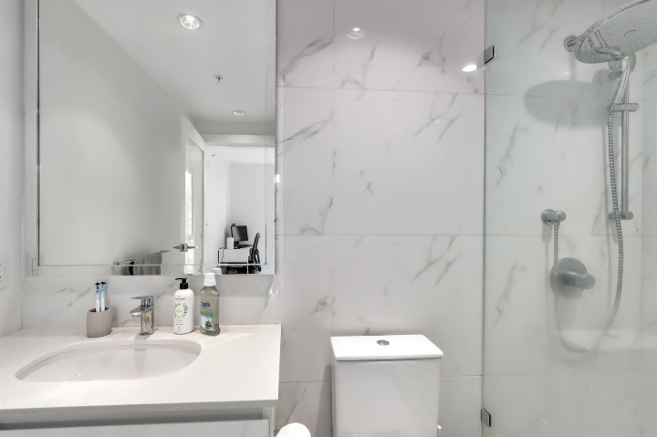 Photo 13 at 303 - 2239 W 7th Avenue, Kitsilano, Vancouver West